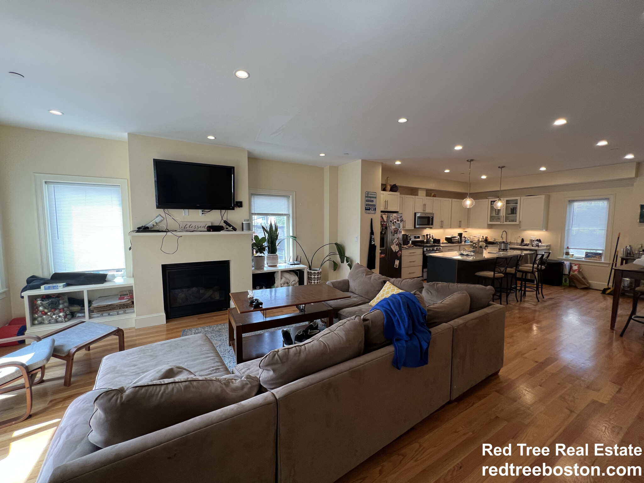 122 Tremont St, Brighton