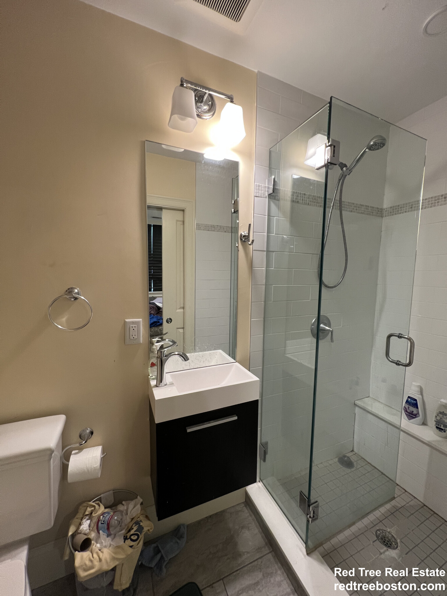 122 Tremont St, Brighton