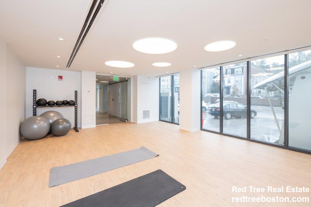 1410 Columbia Rd, South Boston