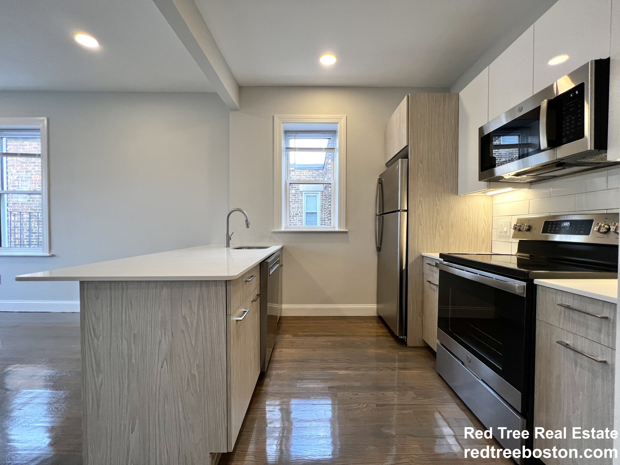 111 Queensberry St, Fenway