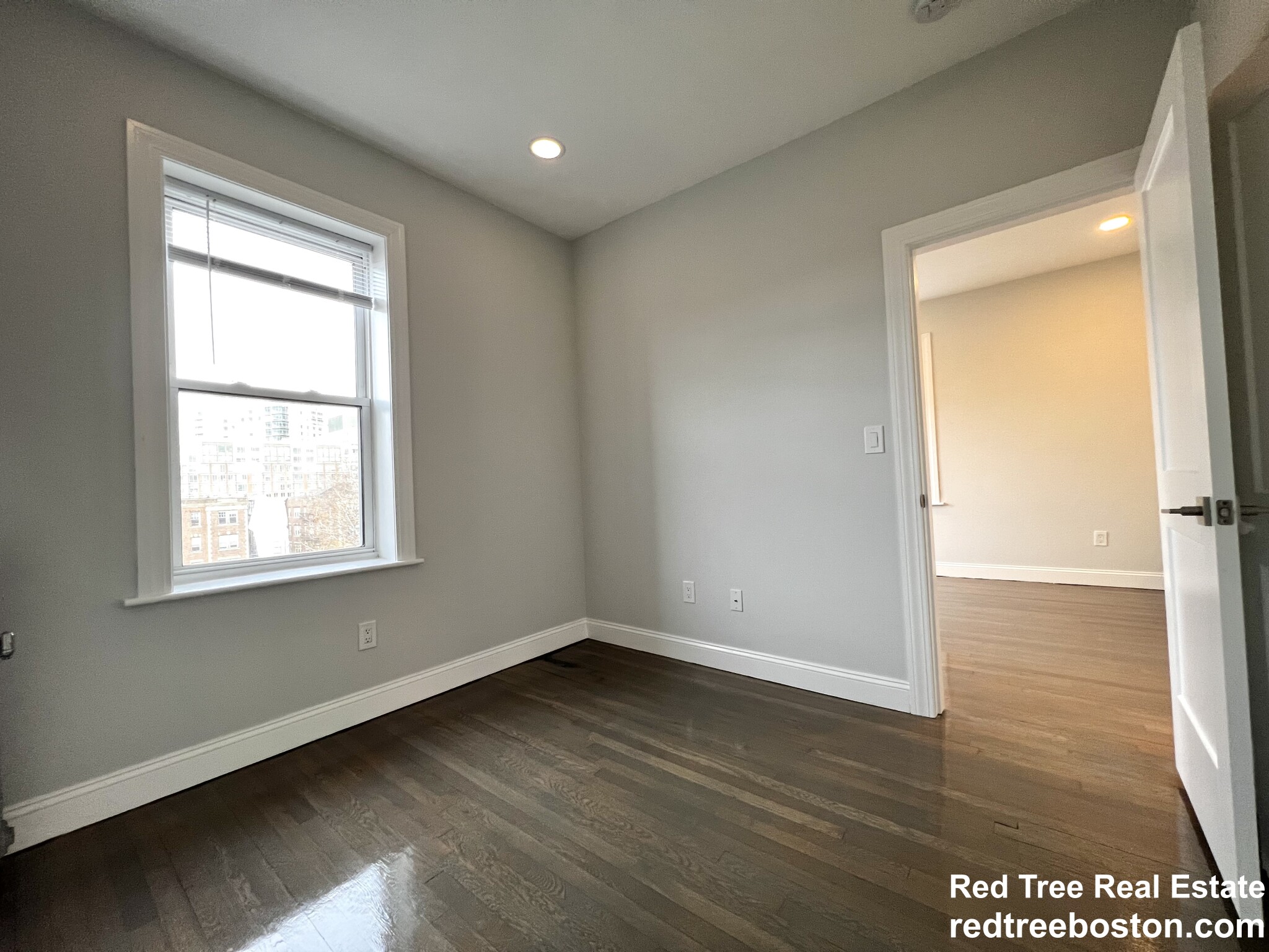 111 Queensberry St, Fenway