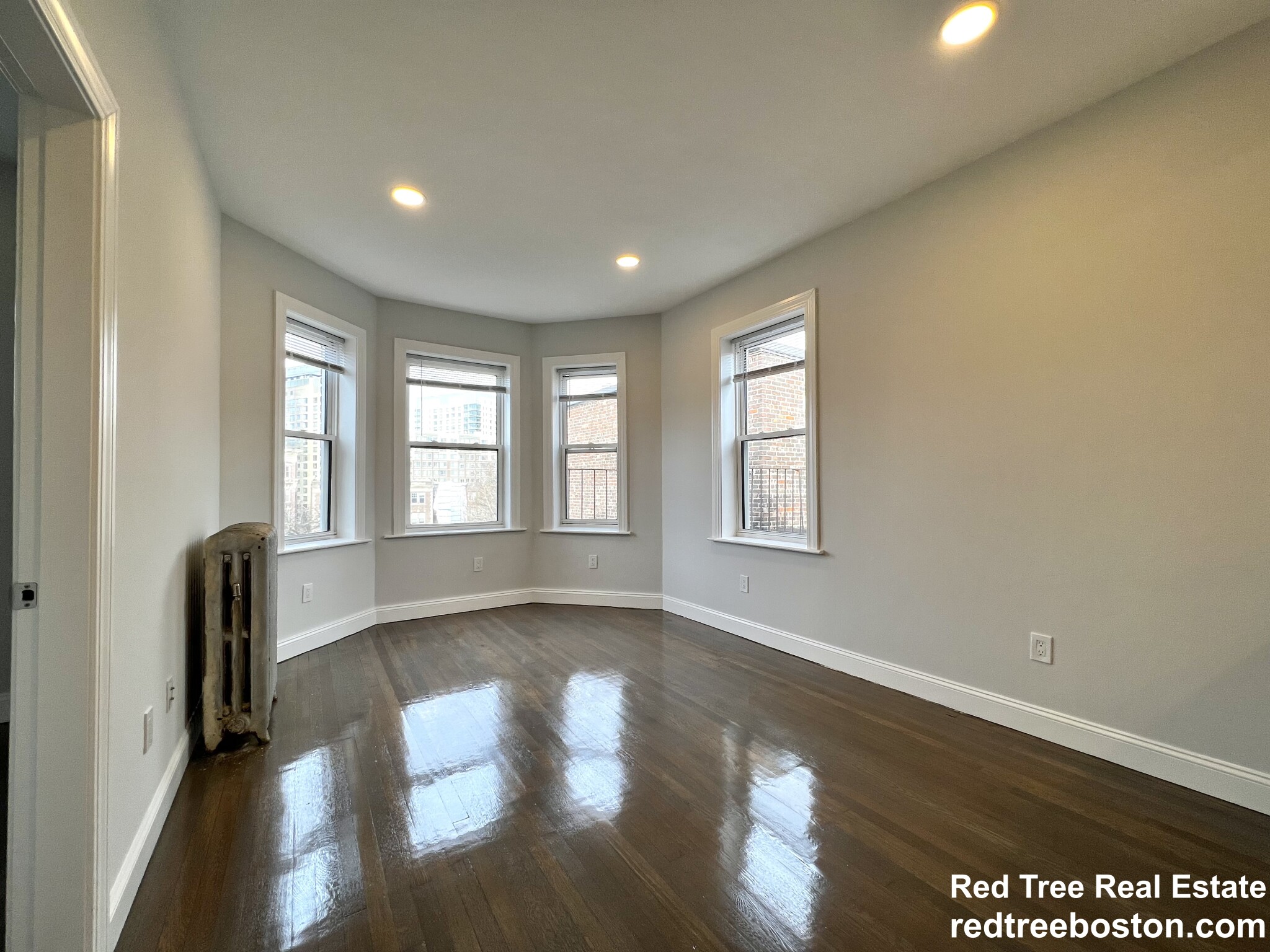 111 Queensberry St, Fenway