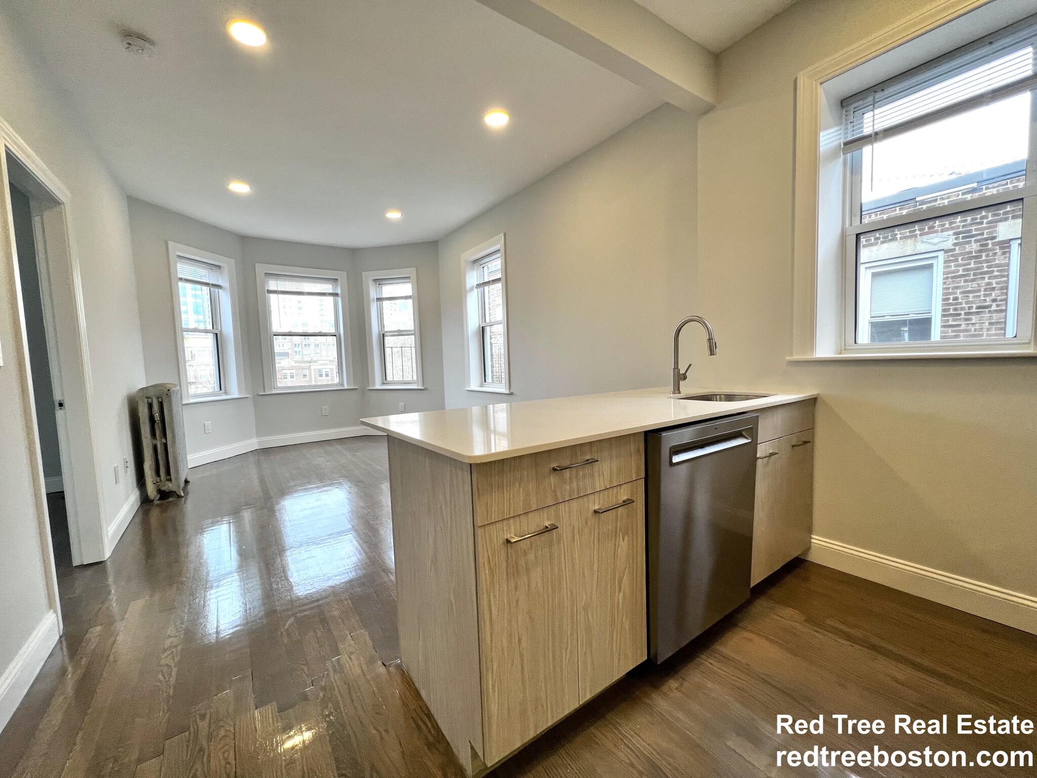 111 Queensberry St, Fenway