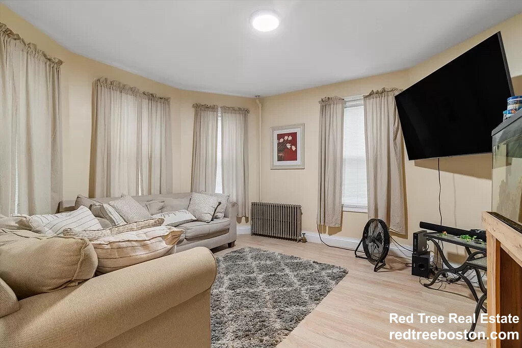 24 Weld Hill St, Jamaica Plain