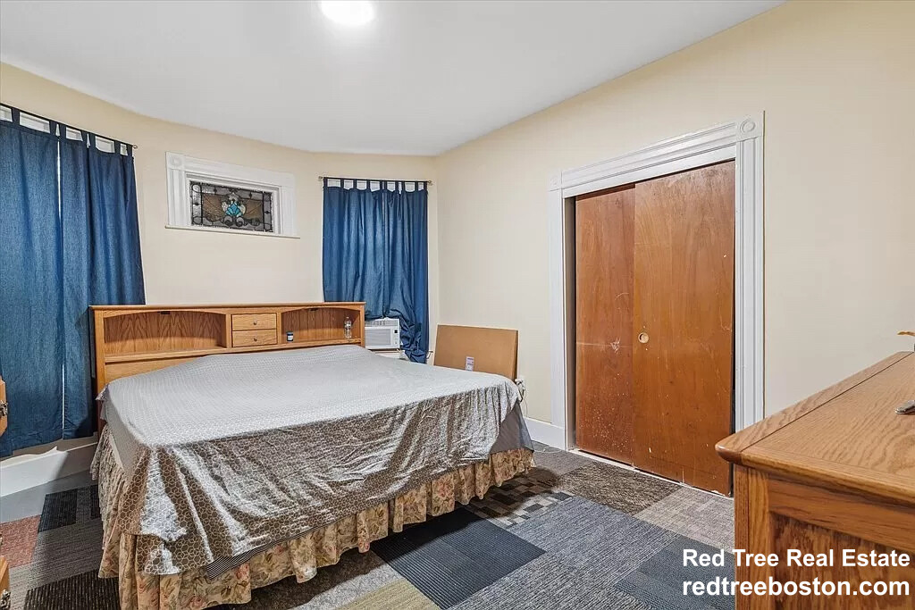 24 Weld Hill St, Jamaica Plain