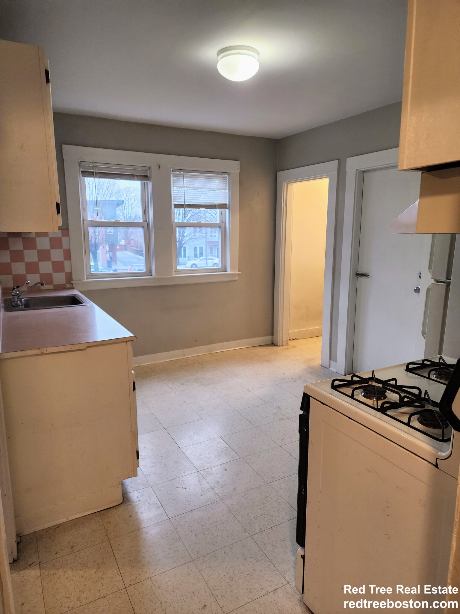 8 Woodside Ave, Jamaica Plain