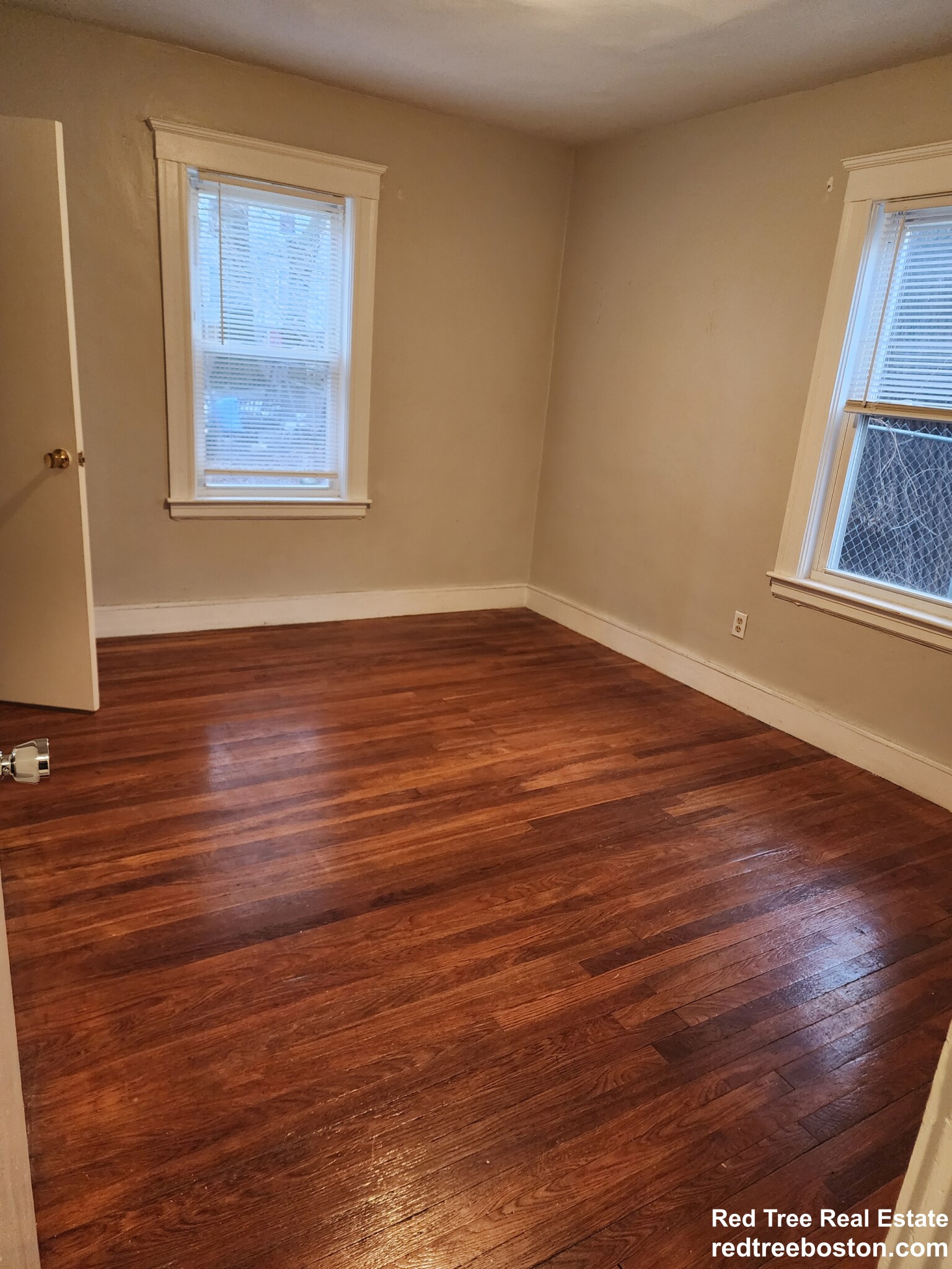 8 Woodside Ave, Jamaica Plain