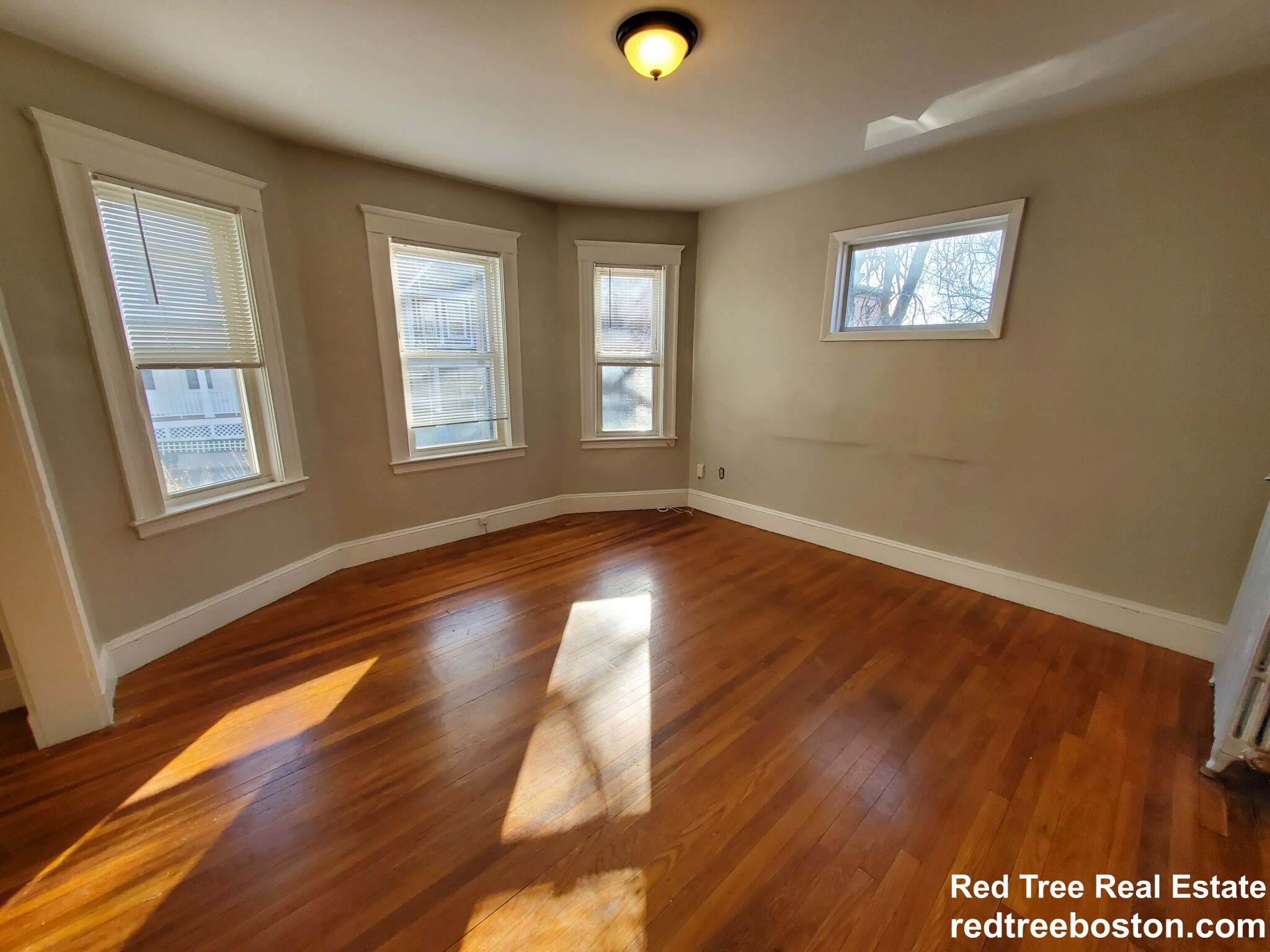 8 Woodside Ave, Jamaica Plain