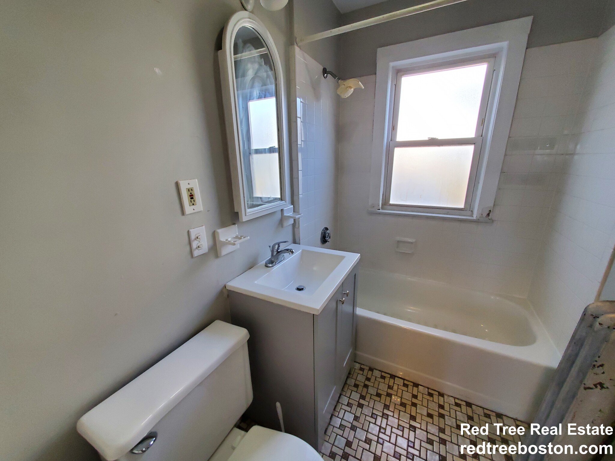 8 Woodside Ave, Jamaica Plain