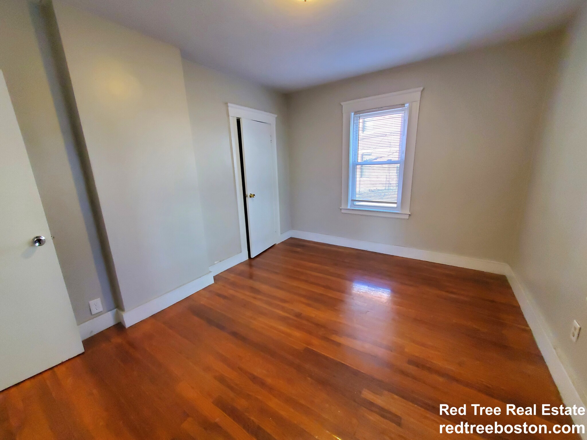 8 Woodside Ave, Jamaica Plain