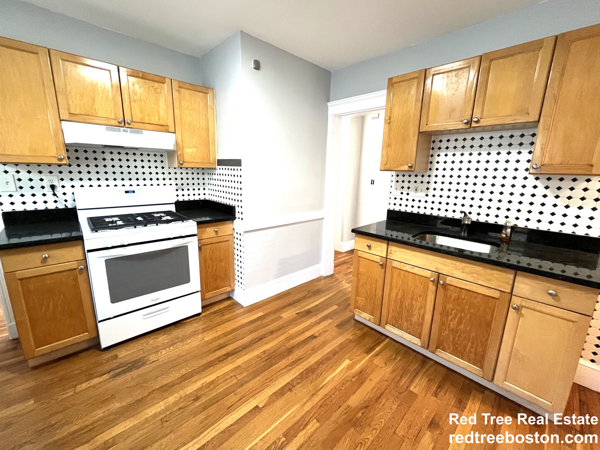 130 Grove St, West Roxbury