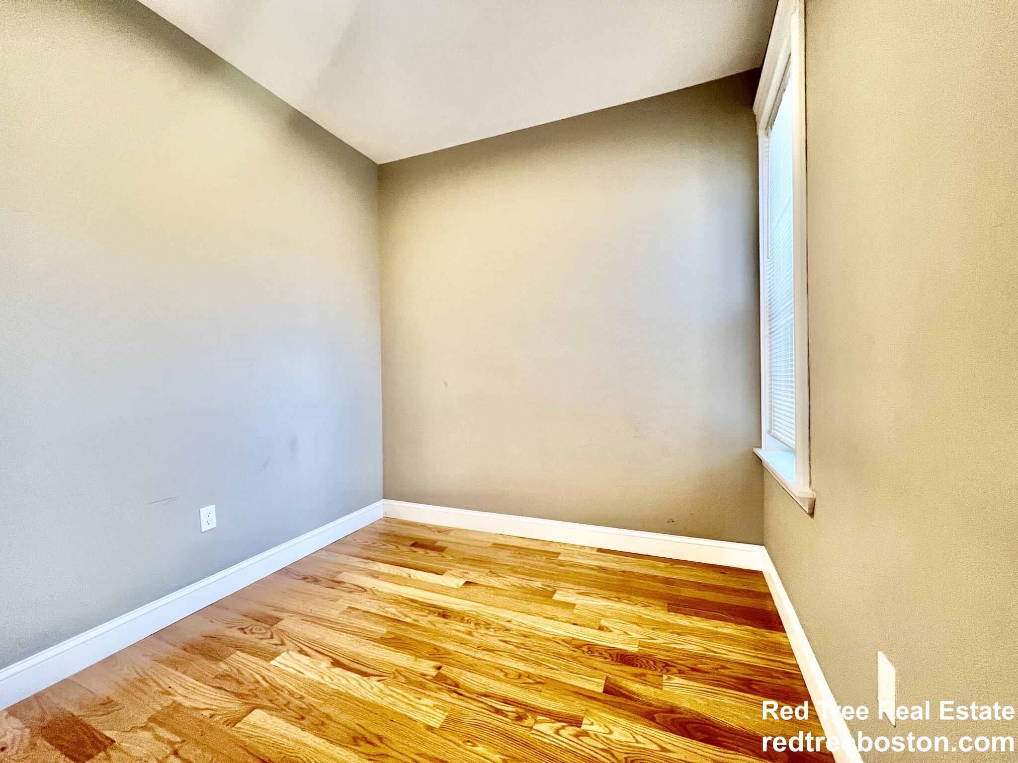 1914 Beacon St, Brighton