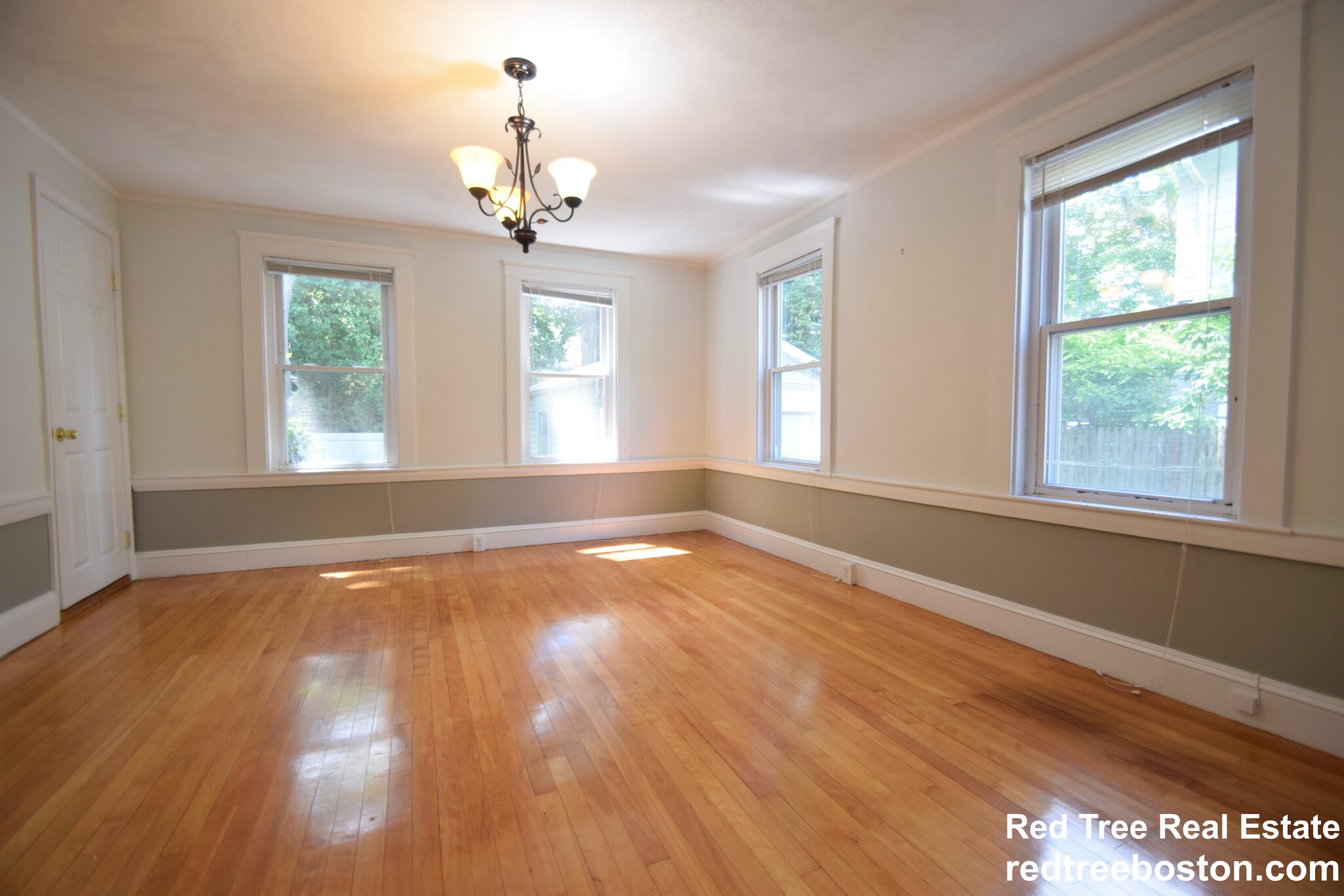 20 Oak Ter, Newton Highlands