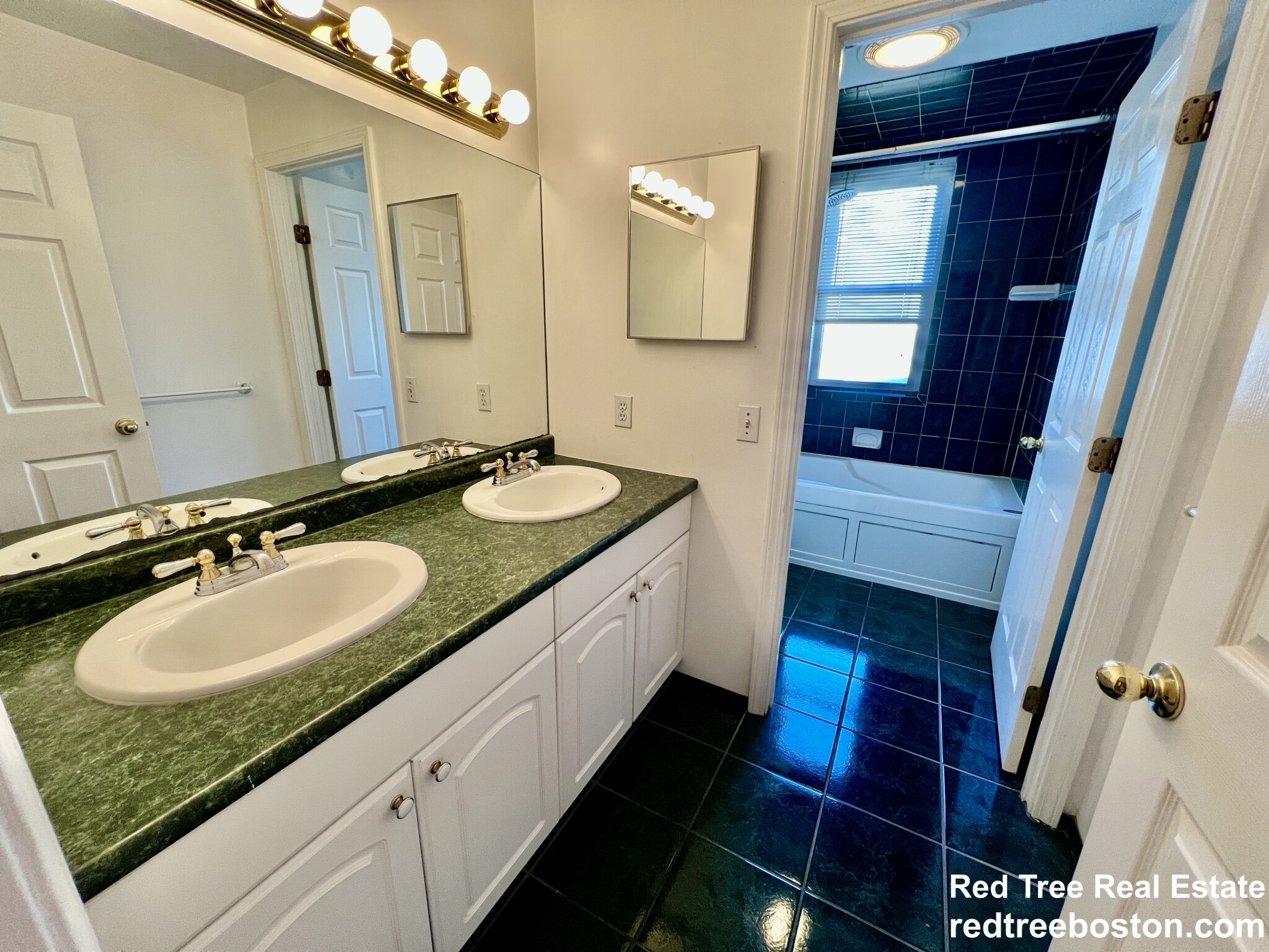 44 Champney St, Oak Square