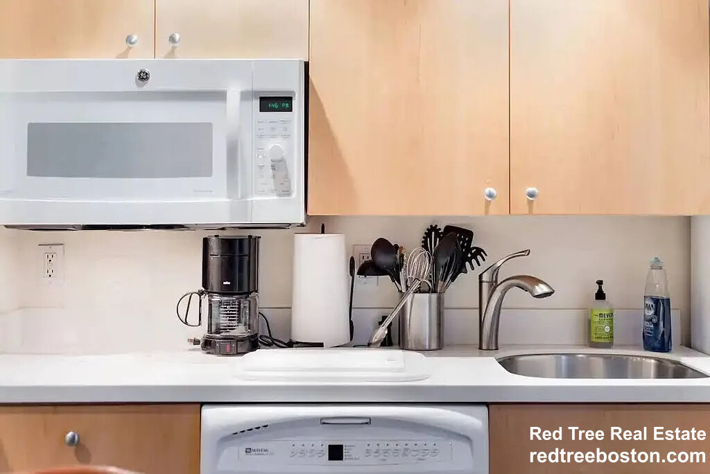 25 Westfield Rd, West Newton