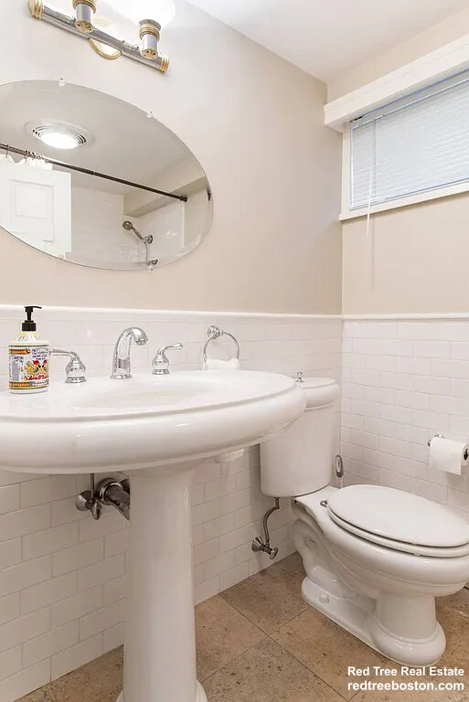 25 Westfield Rd, West Newton