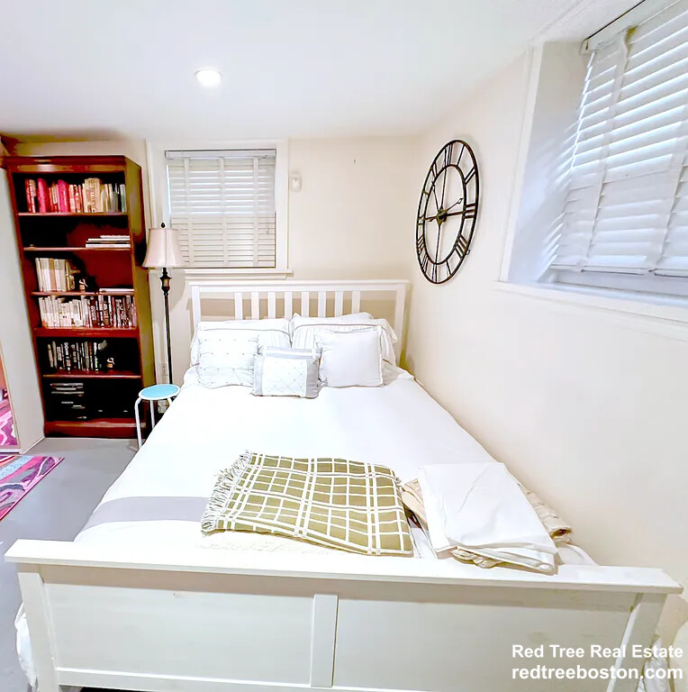 25 Westfield Rd, West Newton