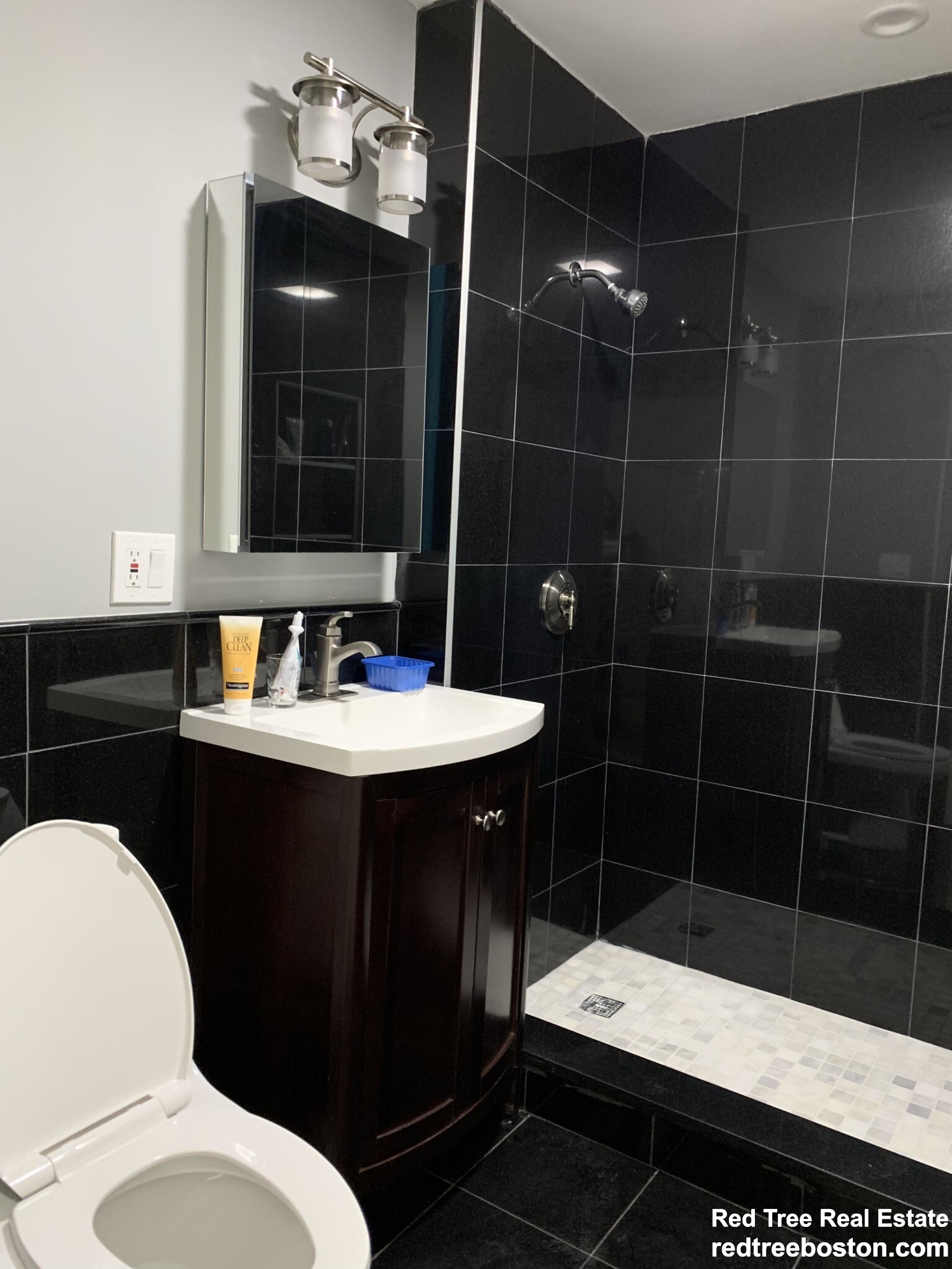 146 Hillside St, Mission Hill