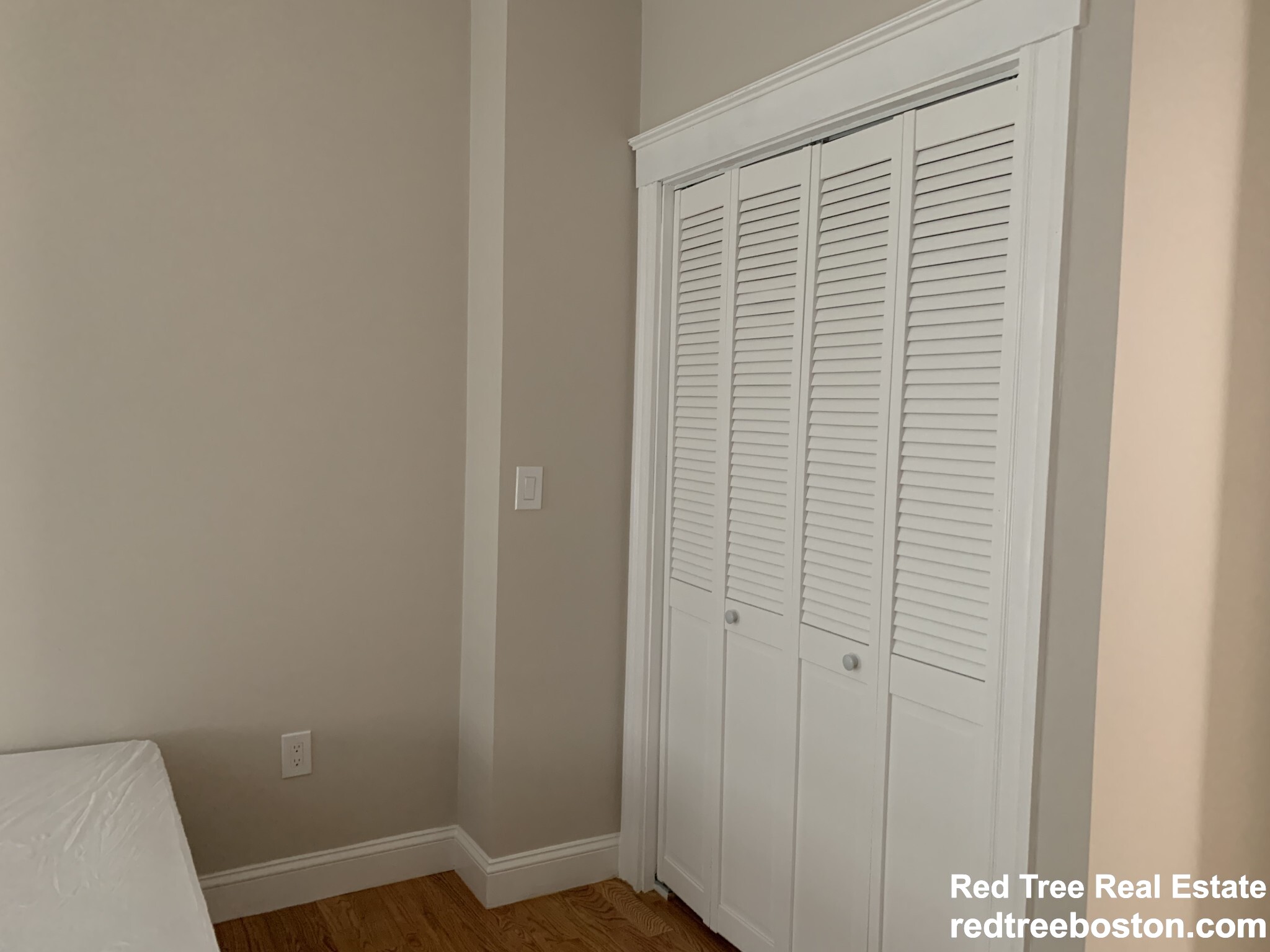 146 Hillside St, Mission Hill