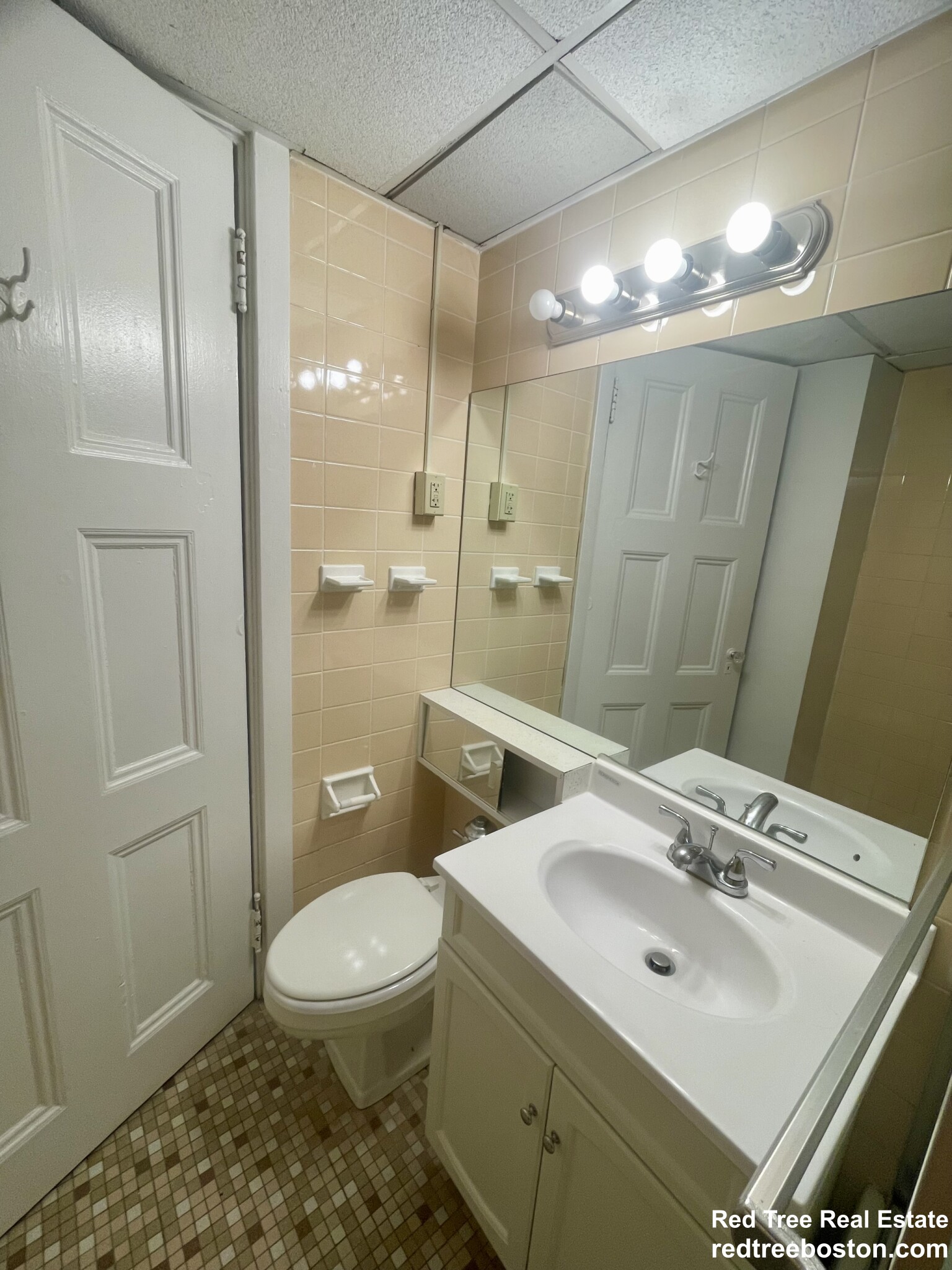 62 Boylston St, Midtown