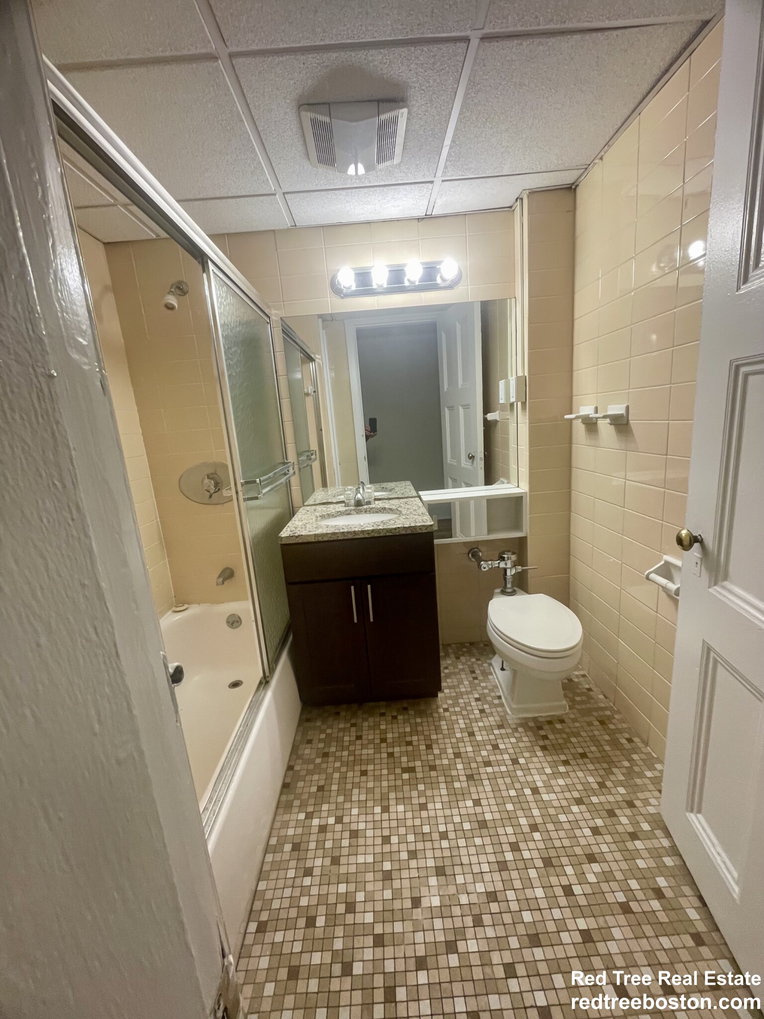 62 Boylston St, Midtown