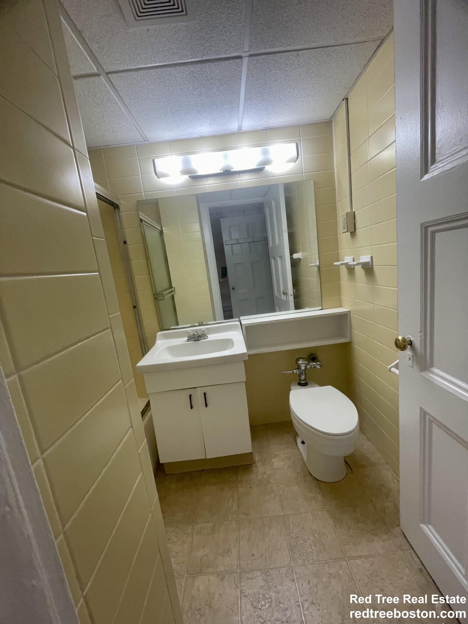 62 Boylston St, Midtown