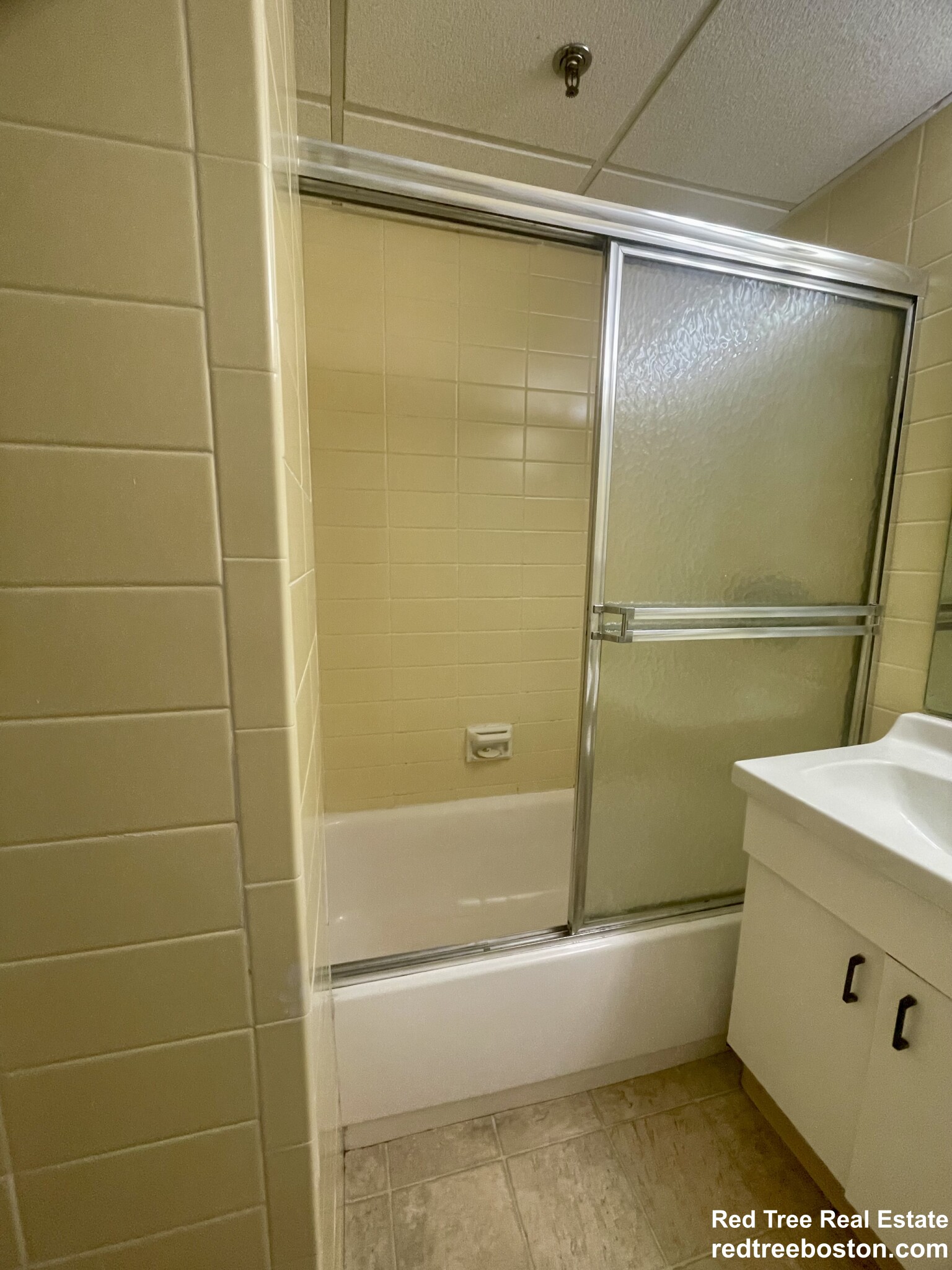 62 Boylston St, Midtown