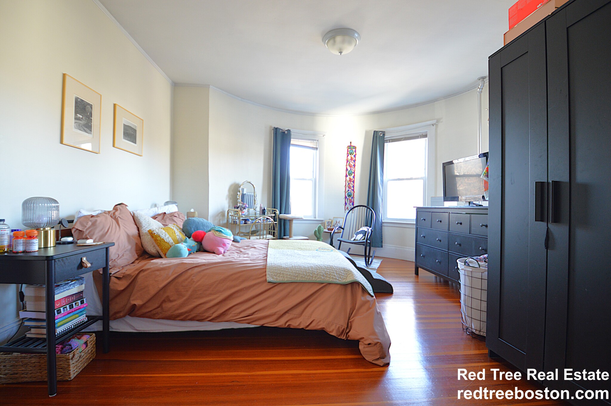 16 Nonantum St, Oak Square