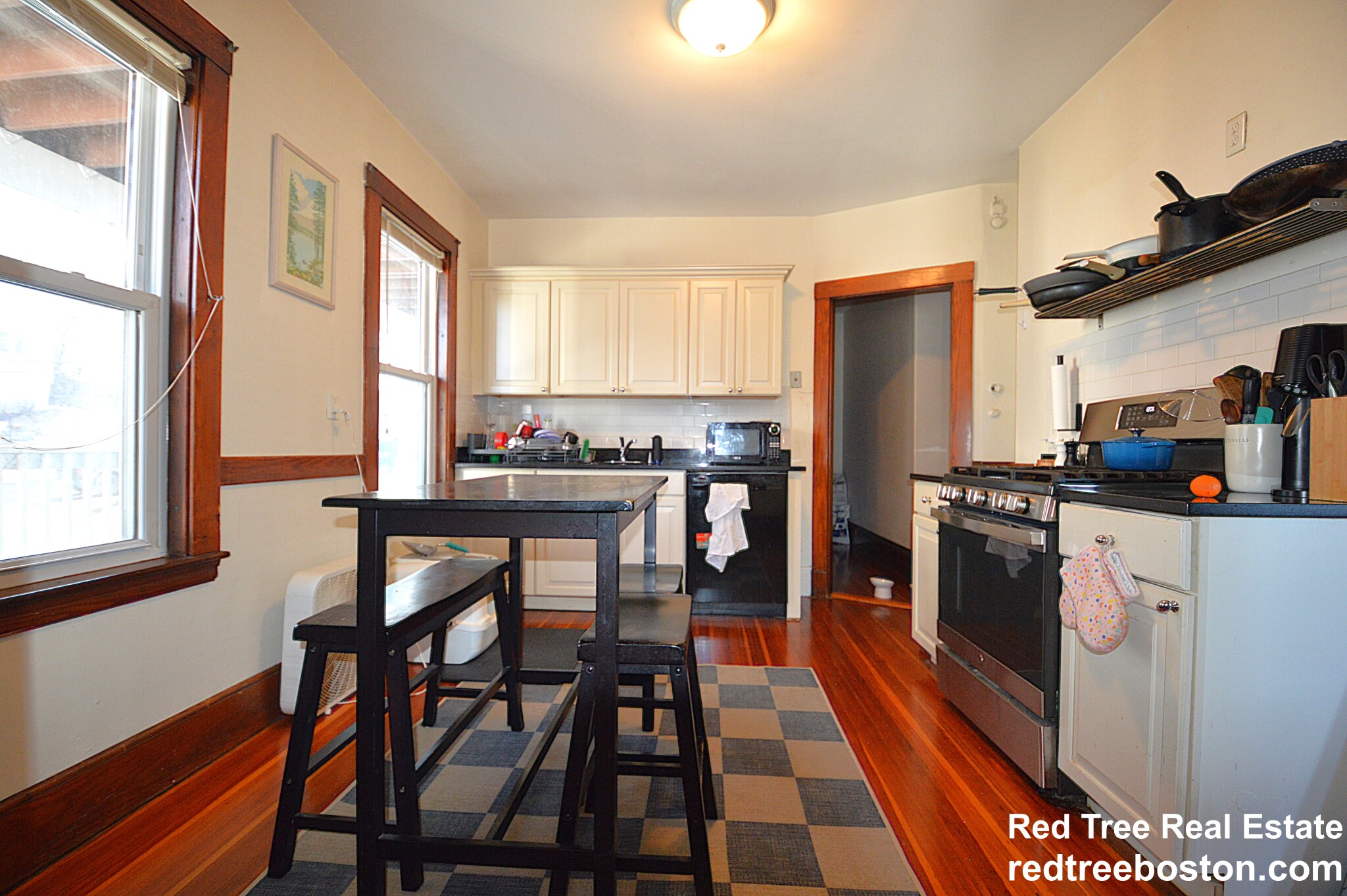 16 Nonantum St, Oak Square