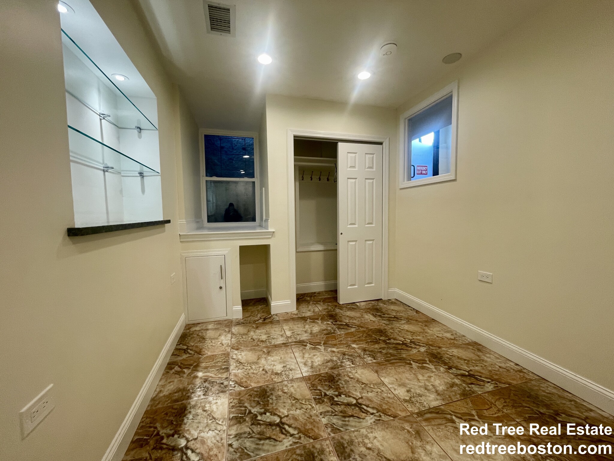 25 Saint Marys Ct, Brookline