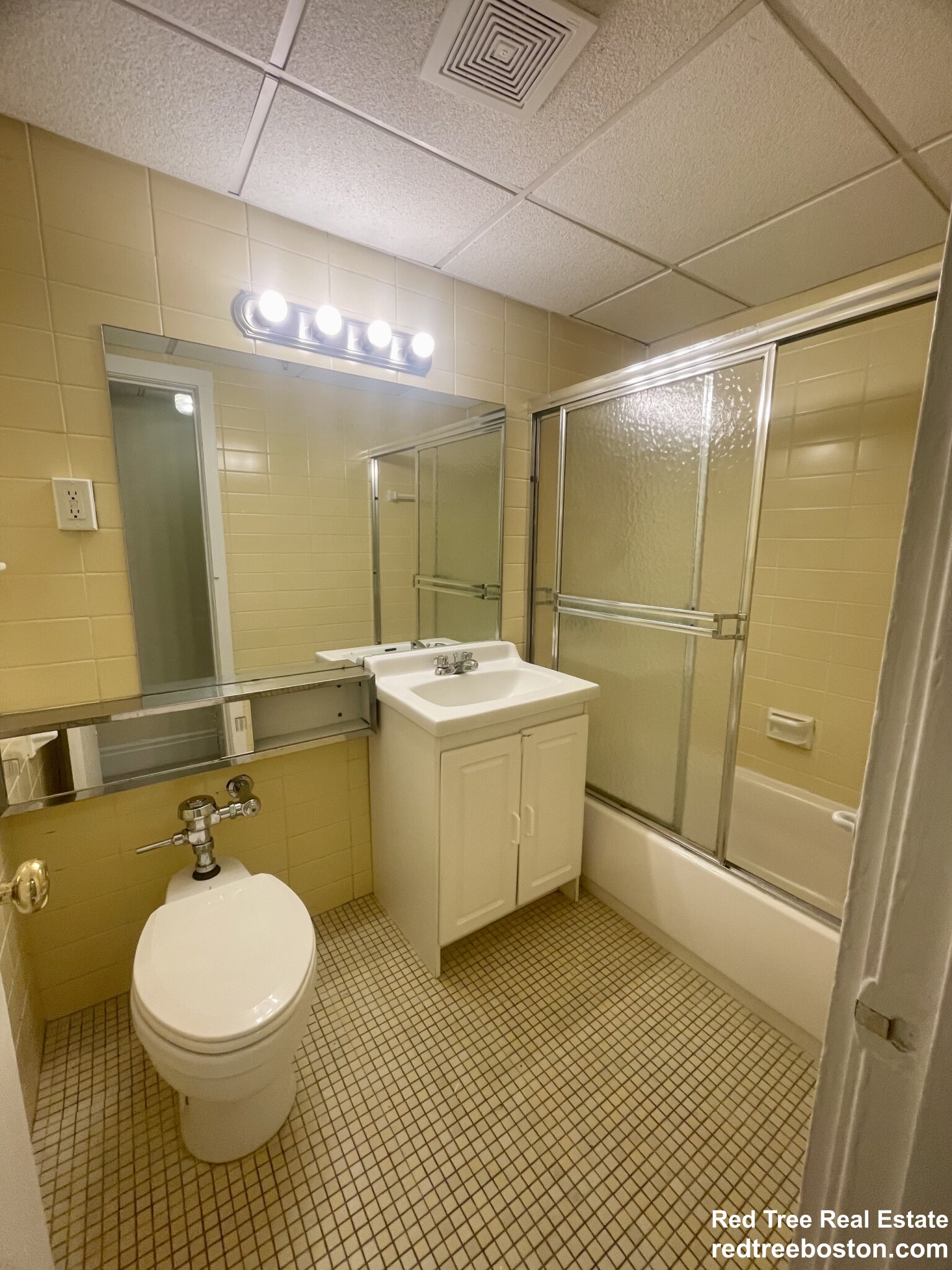 62 Boylston St, Midtown