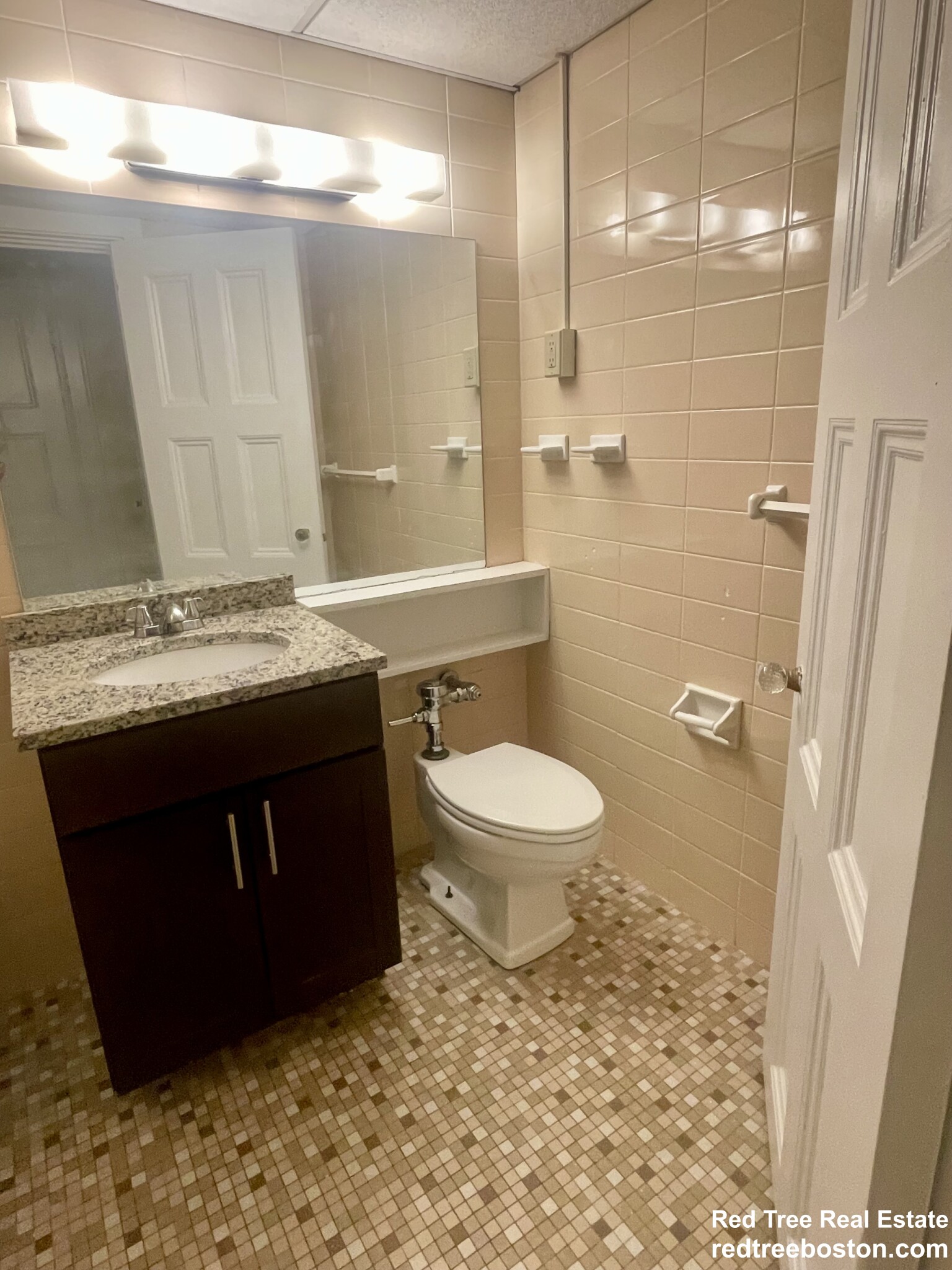 62 Boylston St, Midtown