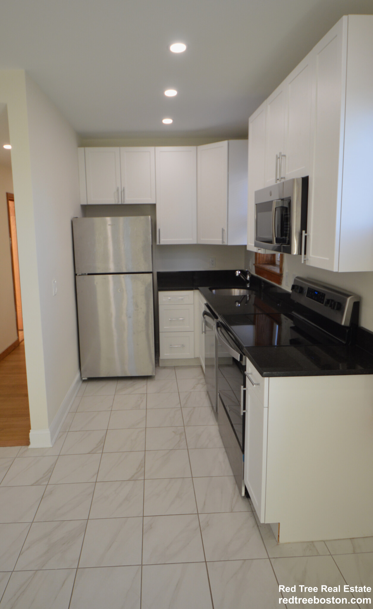 15 Green St, North Brookline