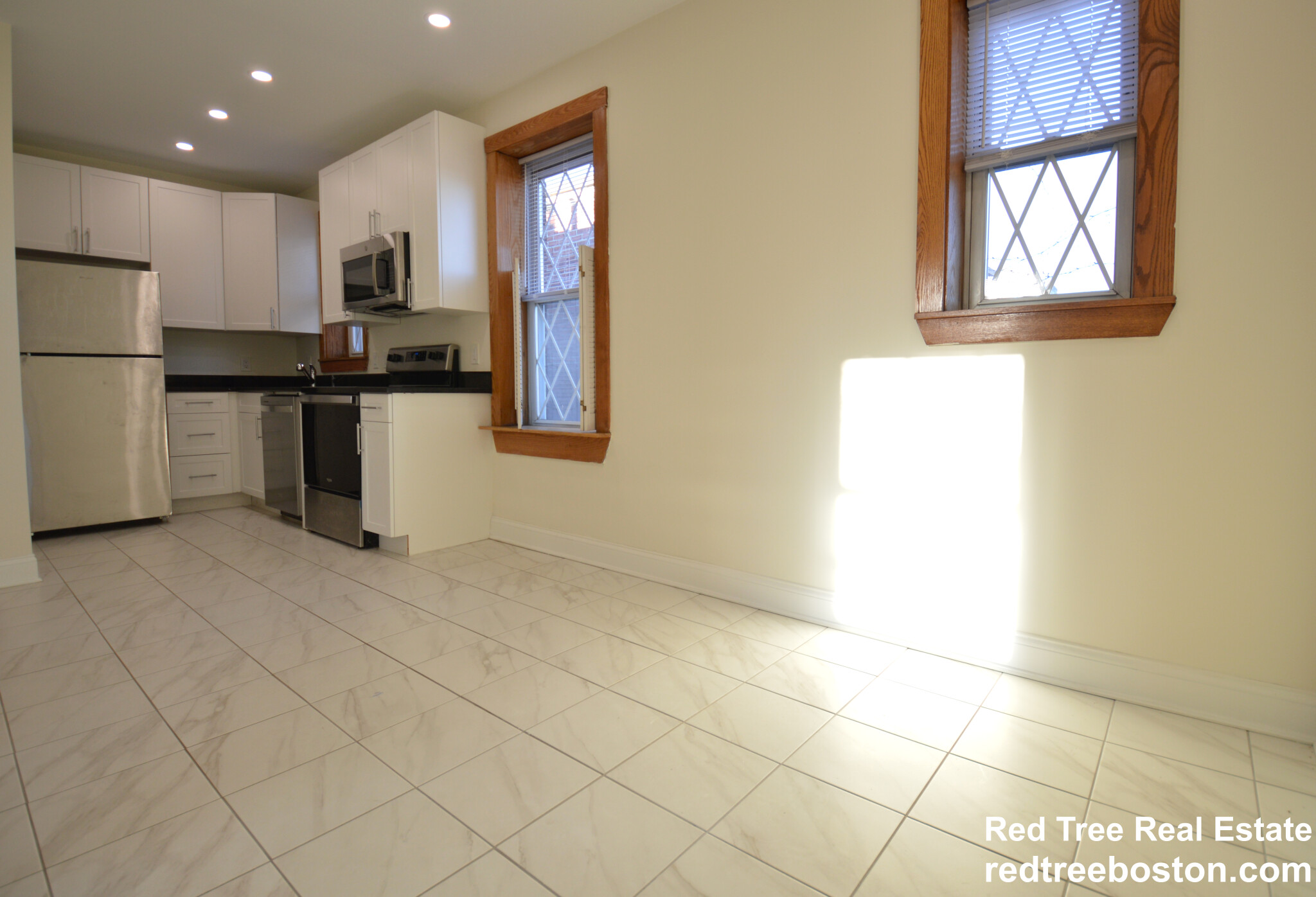 15 Green St, North Brookline