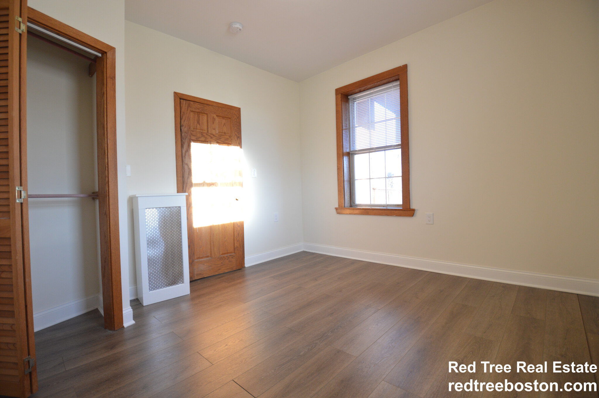 15 Green St, North Brookline