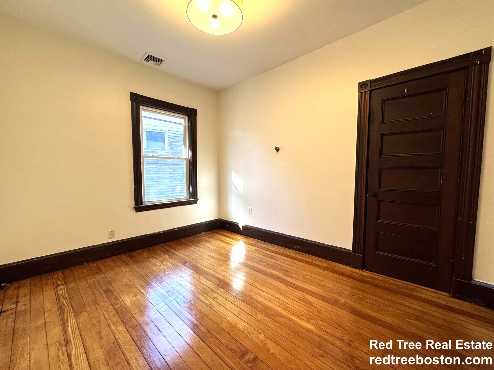 11 East Milton Rd, High Street Hill