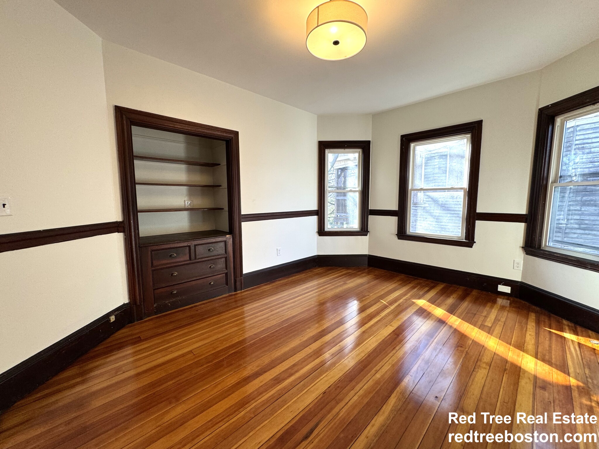 11 East Milton Rd, High Street Hill