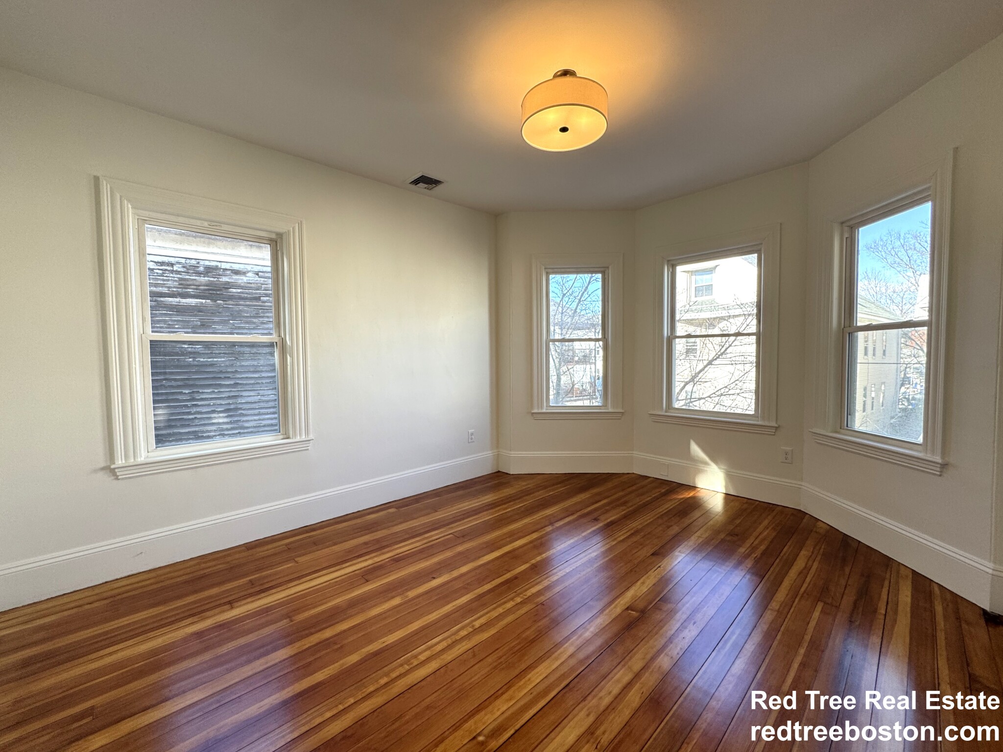 11 East Milton Rd, High Street Hill