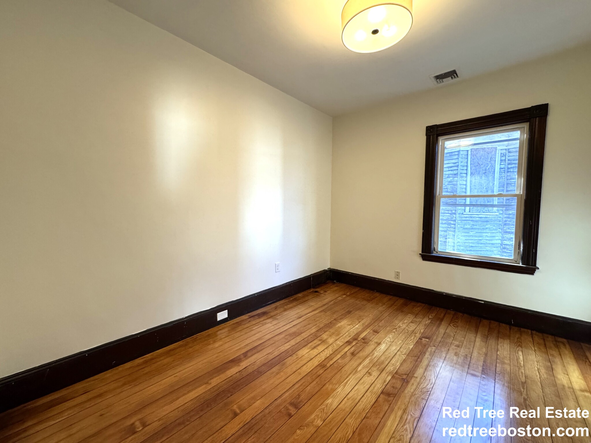 11 East Milton Rd, High Street Hill