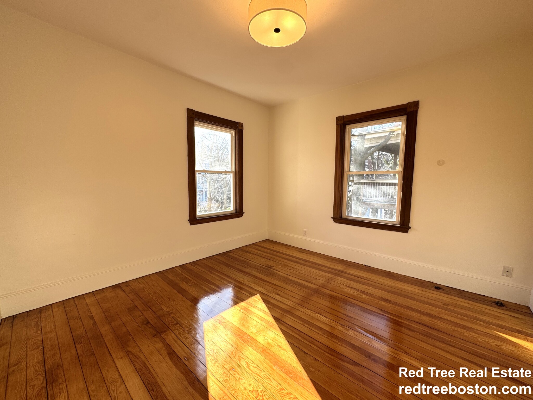 11 East Milton Rd, High Street Hill