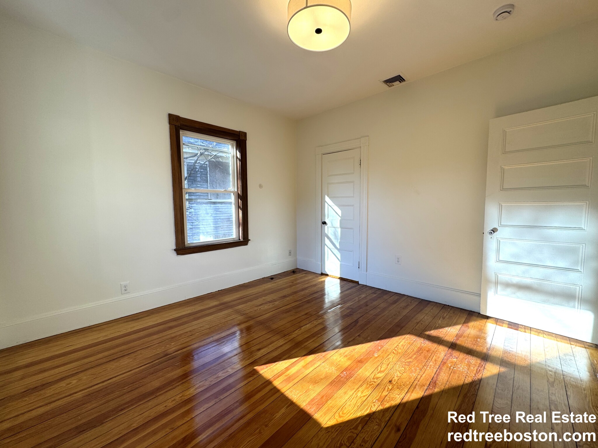 11 East Milton Rd, High Street Hill