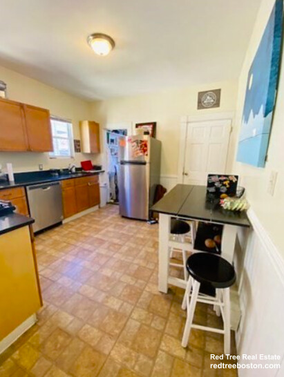 53 Hillside St, Mission Hill