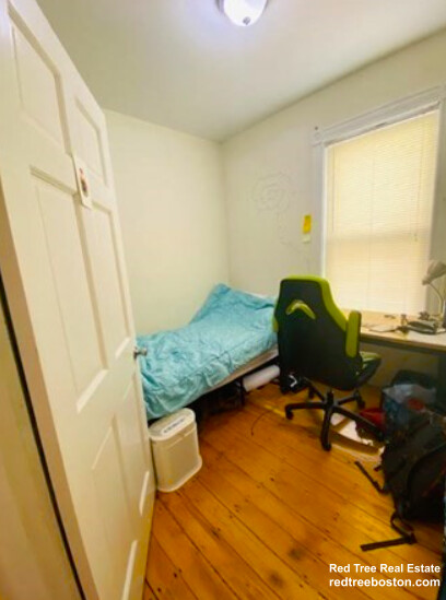 53 Hillside St, Mission Hill