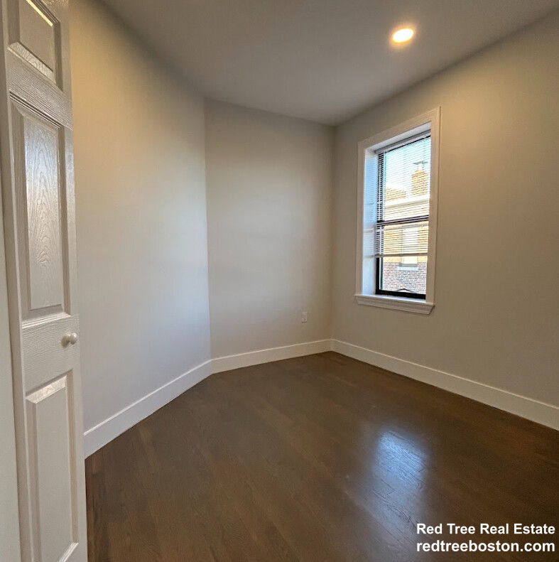 11 Queensberry St, Fenway