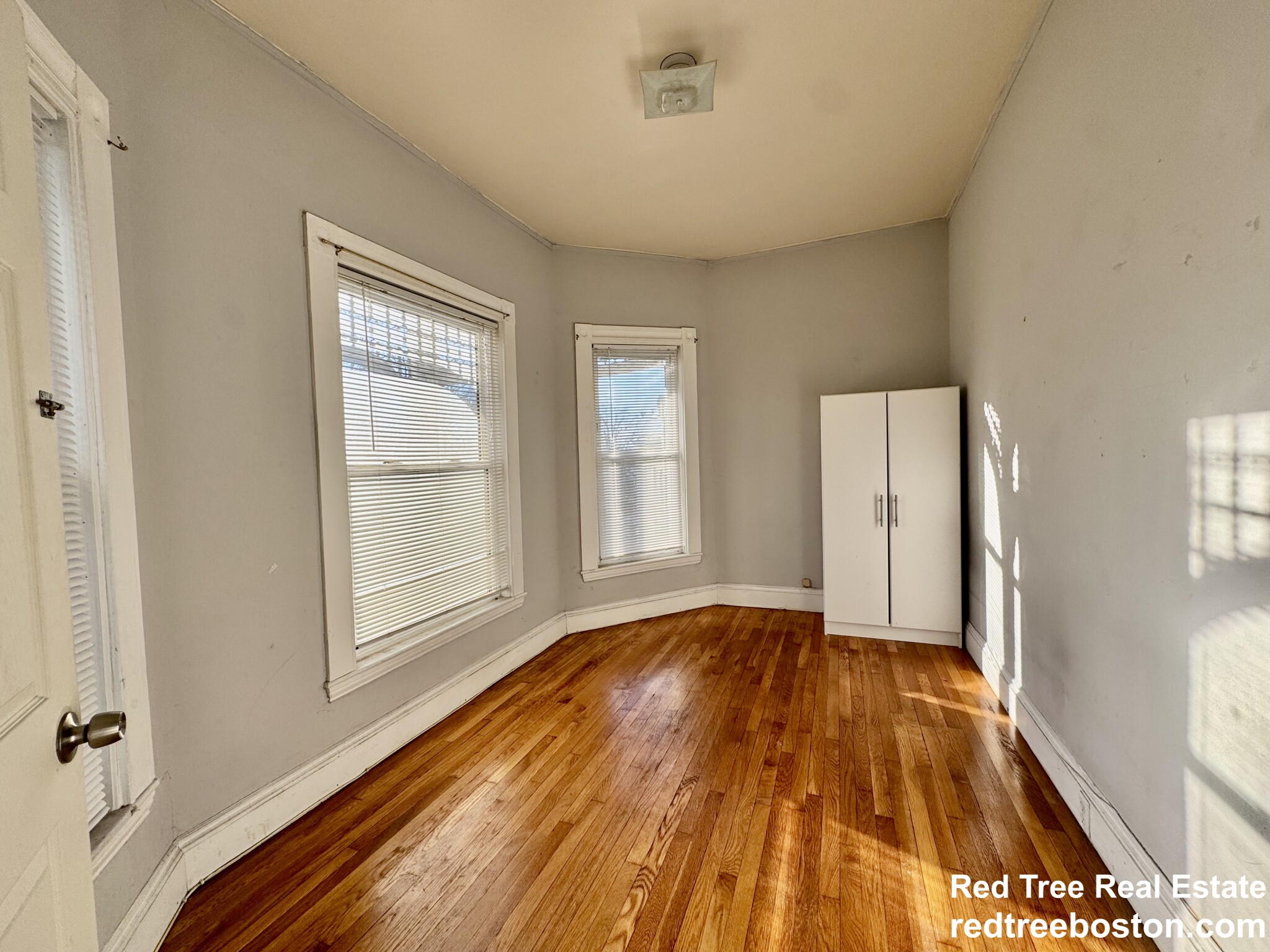 1 Cobden St, Roxbury