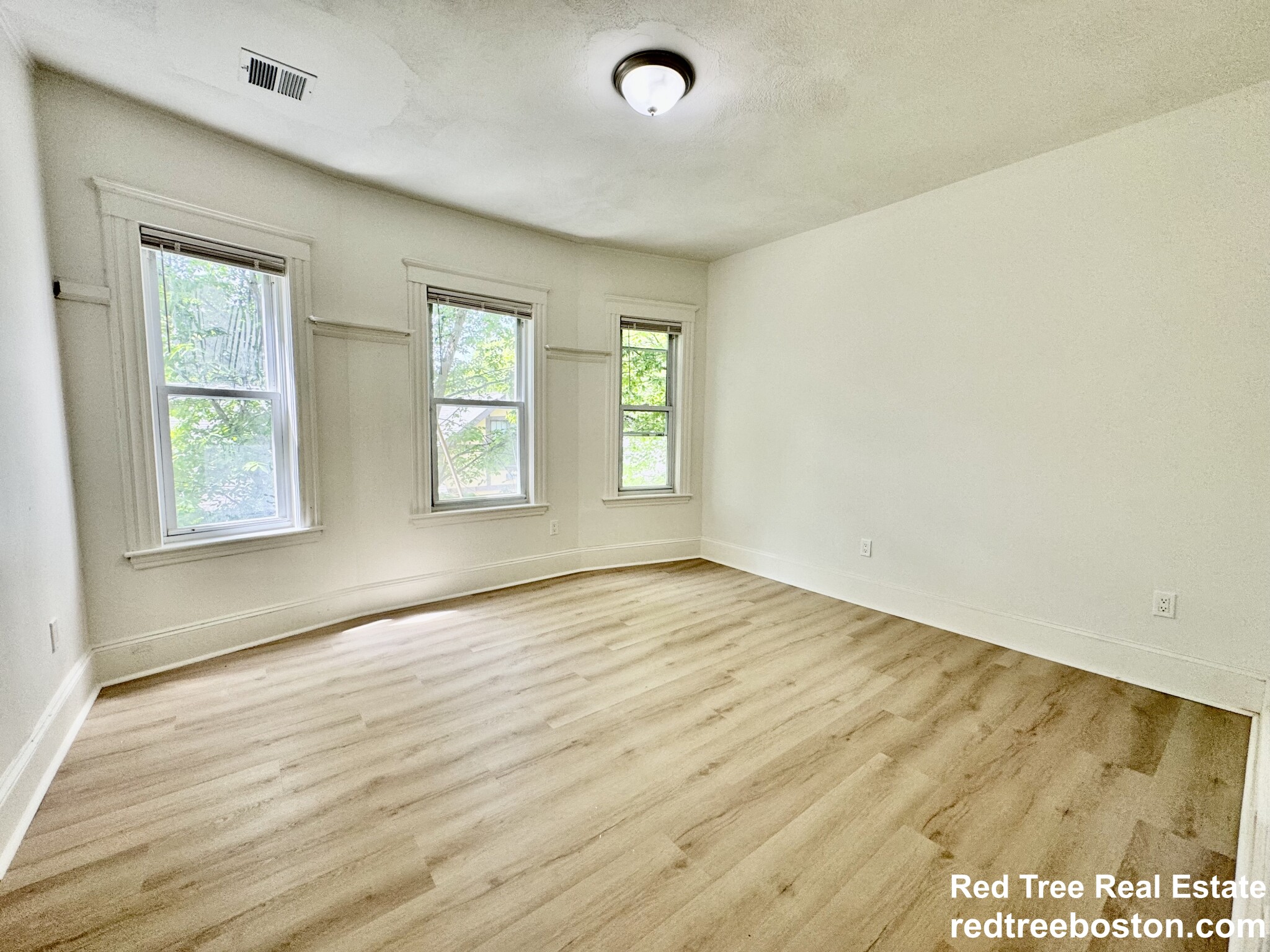 127 Eliot St, Chestnut Hill