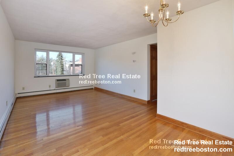 268 Grove St, Auburndale