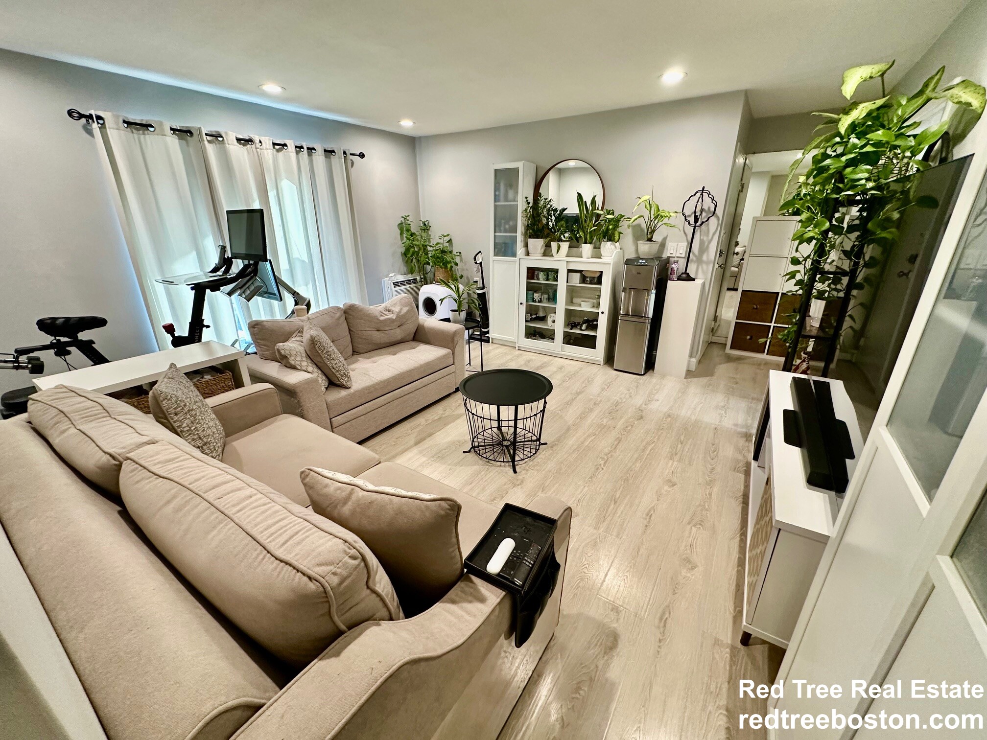 15 Westgate Rd, Chestnut Hill