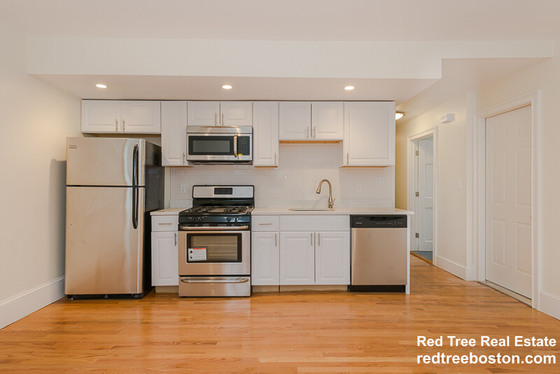 4 School St, Roxbury