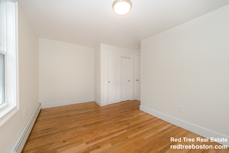 4 School St, Roxbury